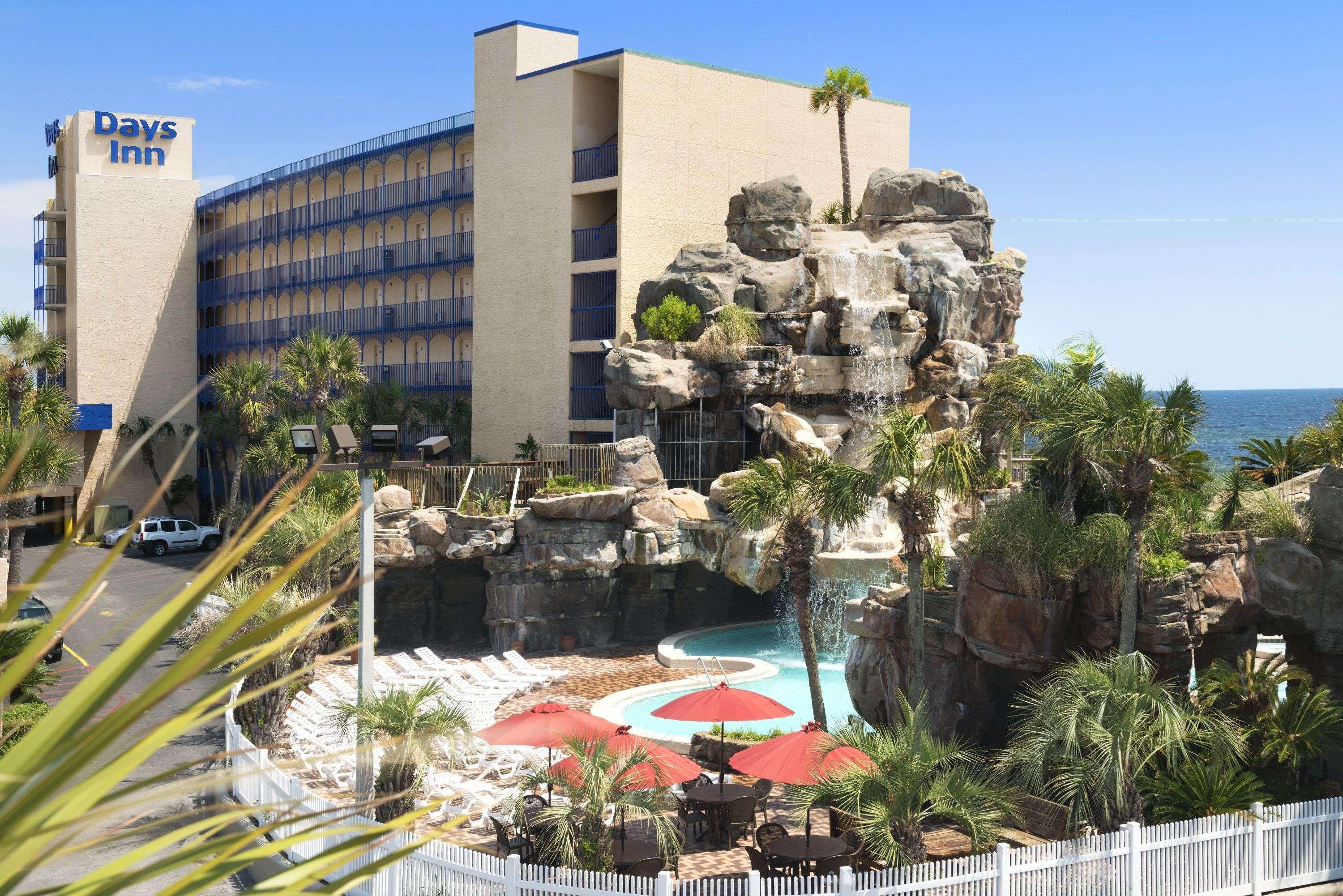 Days Inn By Wyndham Panama City Beach/Ocean Front Bagian luar foto