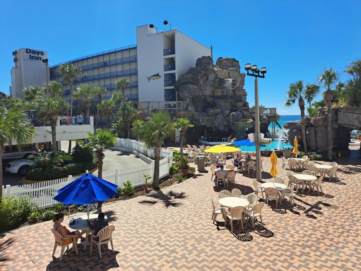 Days Inn By Wyndham Panama City Beach/Ocean Front Bagian luar foto